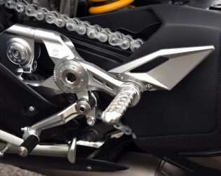 Machined from solid complete riding adjustable footpegs kit Panigale V4